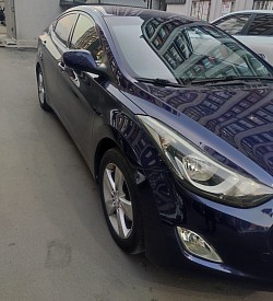 Hyundai Elantra седан, вид сбоку